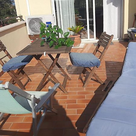 דירות פיומיצ'ינו La Terrazza Sul Faro מראה חיצוני תמונה