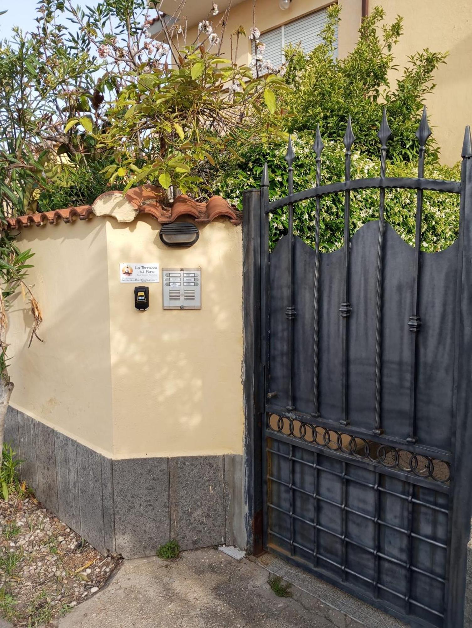דירות פיומיצ'ינו La Terrazza Sul Faro מראה חיצוני תמונה