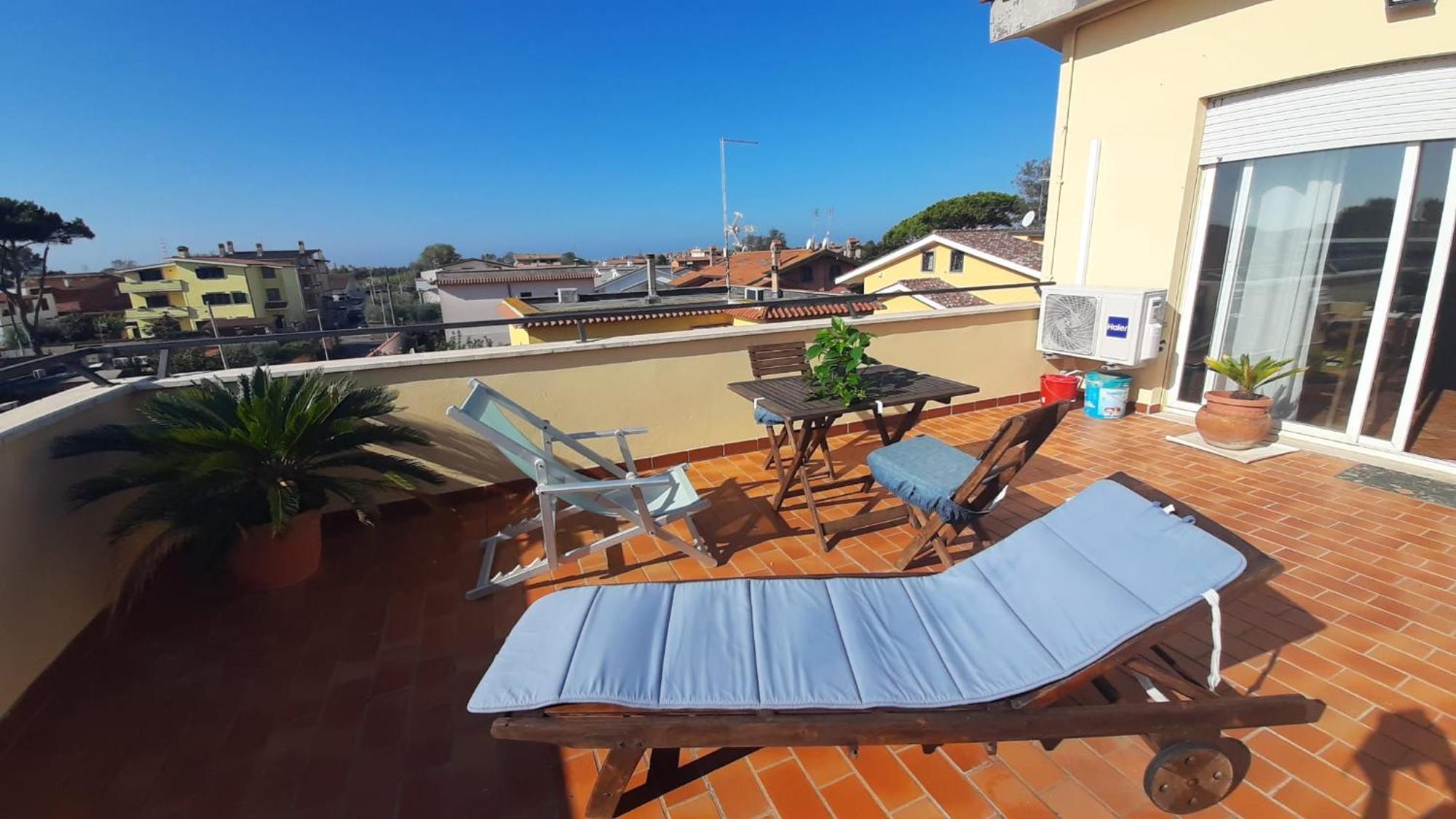 דירות פיומיצ'ינו La Terrazza Sul Faro מראה חיצוני תמונה